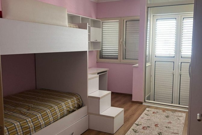 Tirane, jepet me qera apartament 2+1 Kati 8, 105 m² 650 € (don bosko)
