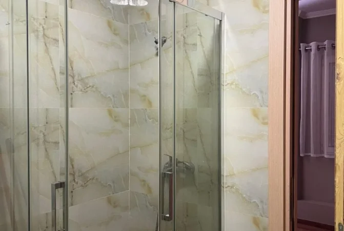 Tirane, jepet me qera apartament 2+1 Kati 8, 105 m² 650 € (don bosko)