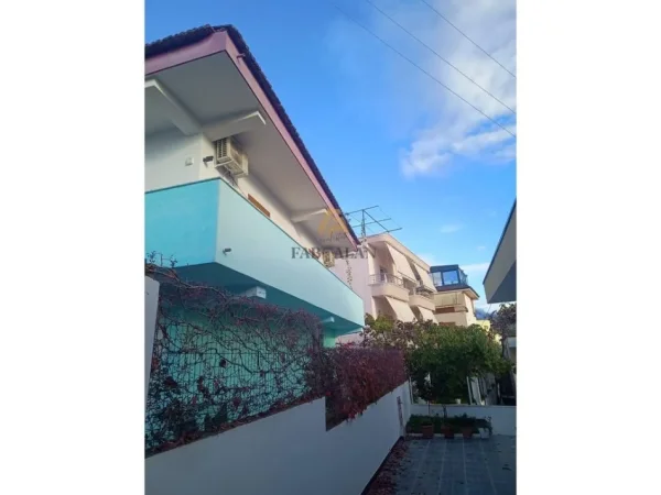 Tirane, shitet shtepi 2 Katshe , 77 m² 370.000 € (Shkoze)