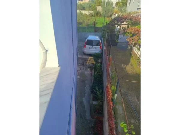 Tirane, shitet shtepi 2 Katshe , 77 m² 370.000 € (Shkoze)