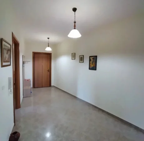 Tirane, jepet me qera apartament 2+1 Kati 5, 80 m² 700 € (Qender)