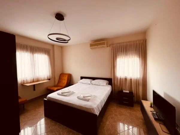 Tirane, jepet me qera apartament 2+1 Kati 5, 80 m² 700 € (Qender)