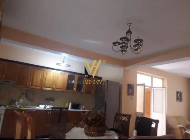 Tirane, jepet me qera Vile 3 Katshe Kati 0, 480 m² 2.000 € (DON BOSKO)