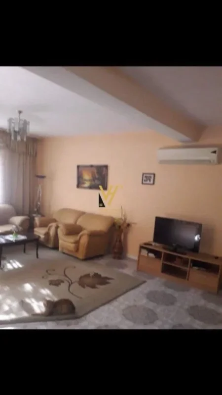 Tirane, jepet me qera Vile 3 Katshe Kati 0, 480 m² 2.000 € (DON BOSKO)