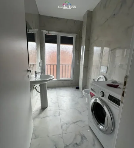 Tirane, jepet me qera apartament 1+1 Kati 3, 65 m² 600 € (Rruga Qemal stafa)