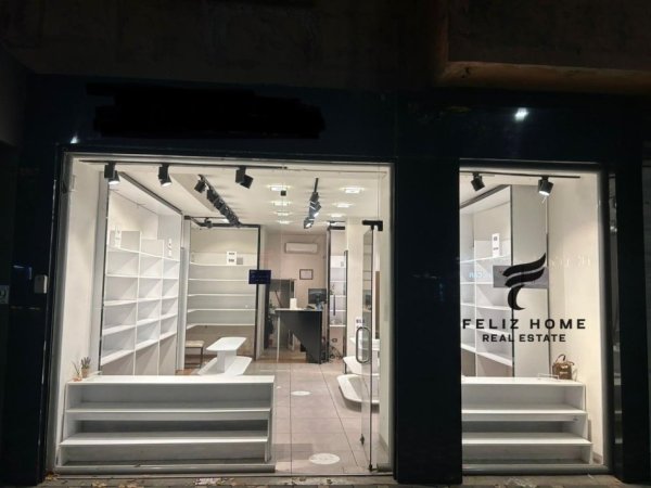 Tirane, jepet me qera dyqan Kati 0, 56 m² 1.800 € (RRUGA E DURRSIT)