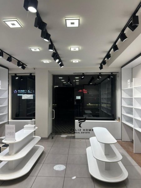Tirane, jepet me qera dyqan Kati 0, 56 m² 1.800 € (RRUGA E DURRSIT)