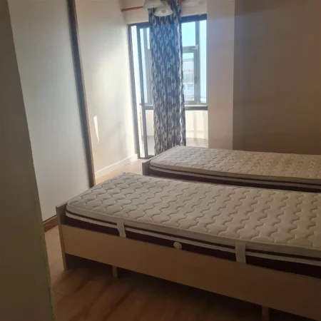 Tirane, jepet me qera apartament 2+1+Ballkon Kati 7, 130 m² 800 € (MUHAMET GJOSHA)