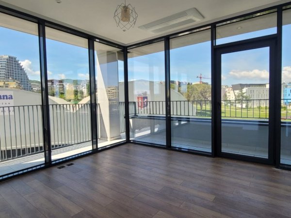Tirane, jepet me qera zyre Kati 3, 131 m² 1.400 € 