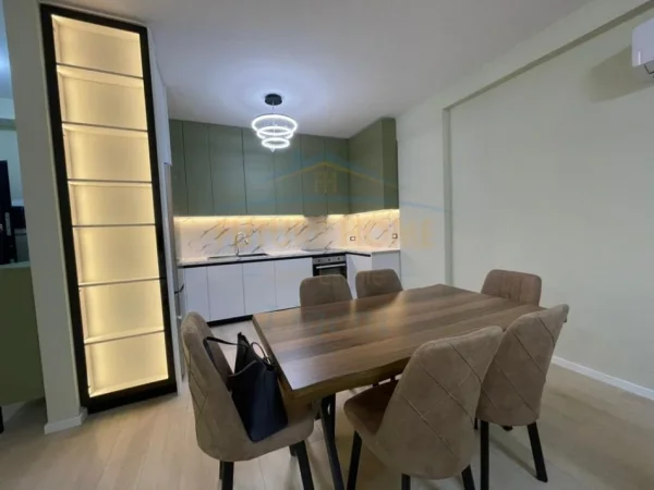 Tirane, jepet me qera apartament 2+1+Ballkon Kati 1, 113 m² 1.200 € (Liqeni i thate)