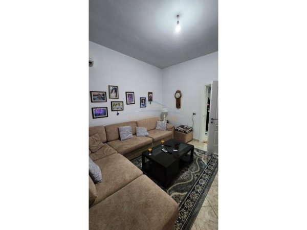 Shqiperi, shitet apartament 3 Katshe , 613 m² 65.000 € (Sauk)