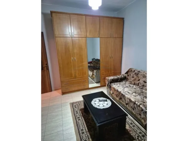 Tirane, jap me qera apartament 2+1+Ballkon Kati 2, 72 m² 600 € (RRUGA E DURRESIT)