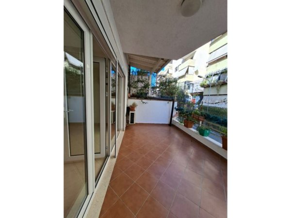 Tirane, shitet apartament 3+1+Ballkon Kati 1, 159 m² 280.000 € (KODRA E DIELLIT)