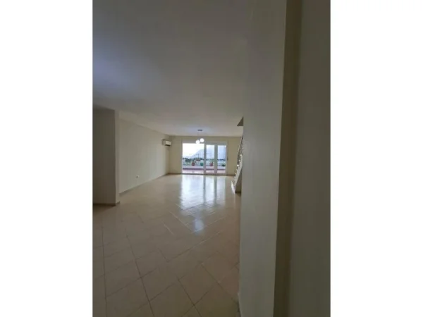 Tirane, shitet apartament 3+1+Ballkon Kati 1, 159 m² 280.000 € (KODRA E DIELLIT)