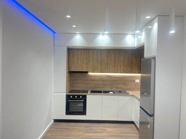 Tirane, jepet me qera apartament 2+1 Kati 4, 77 m² 600 € (rruga 5 maji)