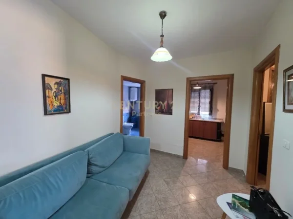 Tirane, jepet me qera apartament 2+1 Kati 4, 81 m² 700 € (rruga e kavajes)