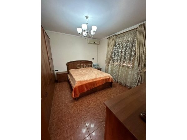 Tirane, jepet me qera apartament 2+1 Kati 2, 120 m² 450 € (prane fabrika e miellit)