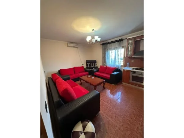 Tirane, jepet me qera apartament 2+1 Kati 2, 120 m² 450 € (prane fabrika e miellit)