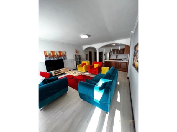 Tirane, jap me qera apartament 2+1 Kati 4, 110 m² 800 € (myslym shyri)