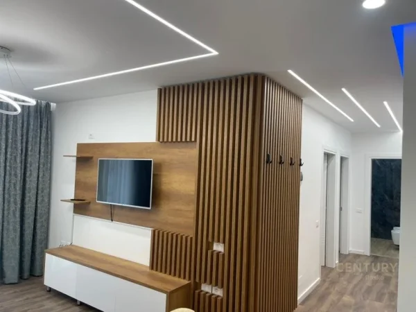 Tirane, jepet me qera apartament 1+1 Kati 4, 77 m² 600 € (Rruga 5 Maj)