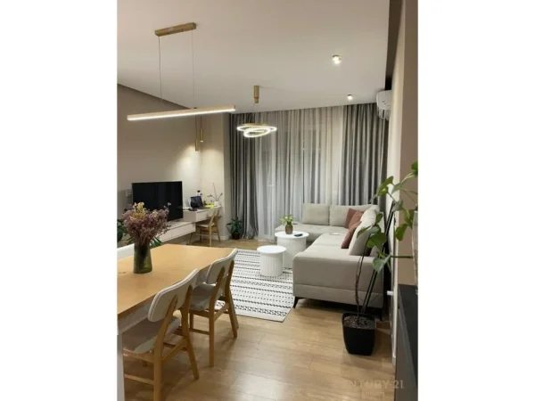 Tirane, jepet me qera apartament 1+1 Kati 2, 66 m² 600 € (yzberisht)