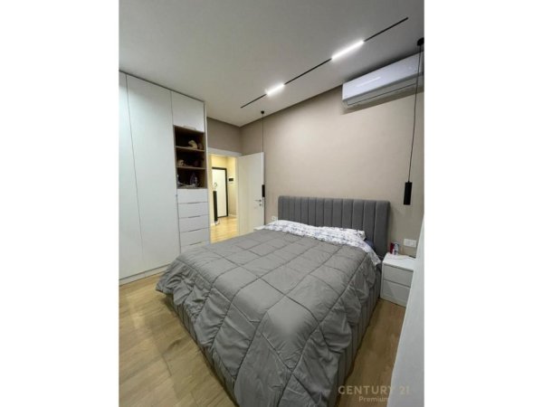 Tirane, jepet me qera apartament 1+1 Kati 2, 66 m² 600 € (yzberisht)