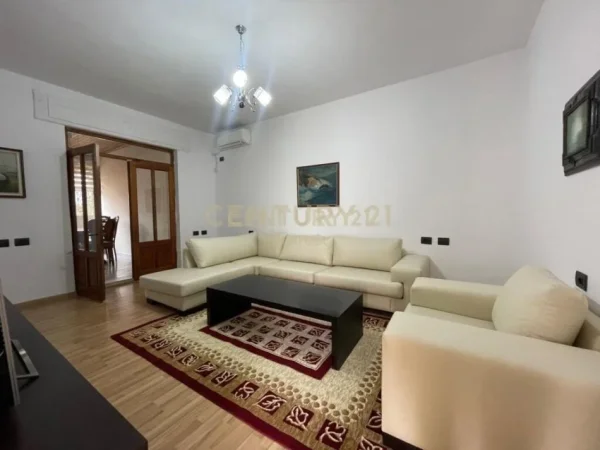 Tirane, jepet me qera apartament 1+1+Ballkon Kati 2, 75 m² 500 € (Rruga e Dibres)