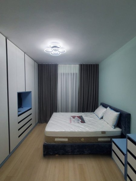 Tirane, jepet me qera apartament 2+1 Kati 3, 110 m² 1.200 € (Liqeni Thatë)