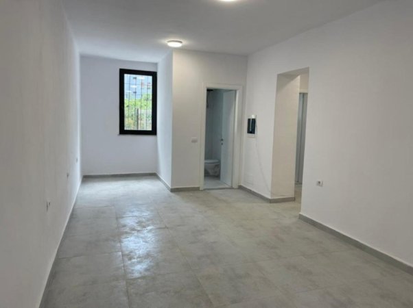 Tirane, jepet me qera ambjent biznesi Kati 0, 70 m² 800 € (Stadiumi Dinamo)