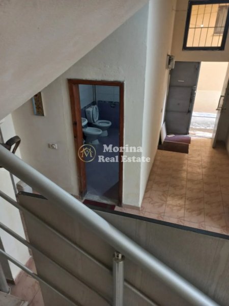 Tirane, jepet me qera Vile 3+1 Kati 2, 80 m² 400 € (Rruga Ali Baushi)