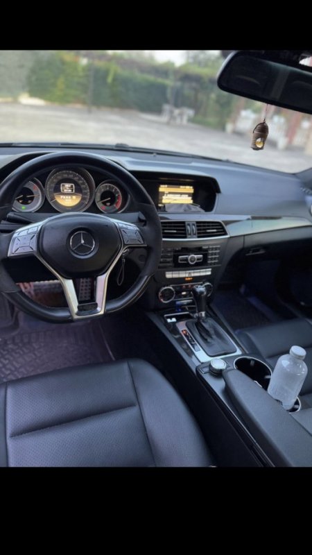 Tirane, shitet makine MERCEDEZ BENZ C CLASSE 2500 BENZIN-GAZ Benzin+Gaz, gri metalizato automatik Kondicioner 250.000 km 8.000 €