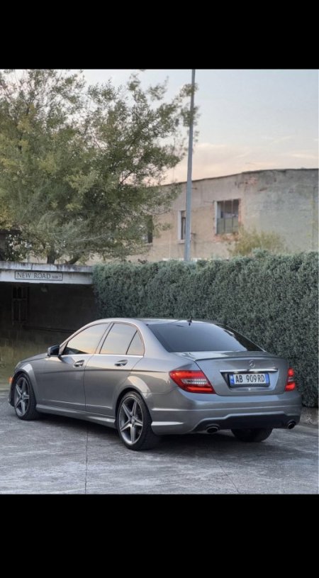 Elbasan, shitet makine MERCEDEZ BENZ C CLASSE 25000 Benzin+Gaz, gri metalizato automatik Kondicioner 250.000 km 8.000 €