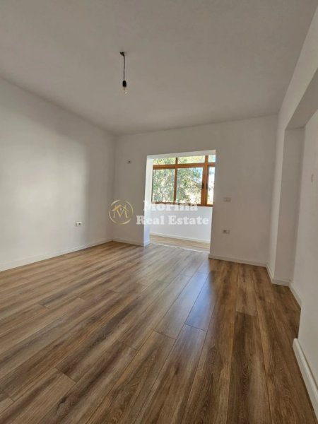 Tirane, shitet apartament 1+1 Kati 5, 44 m² 98.000 € (Rruga e Durresit)
