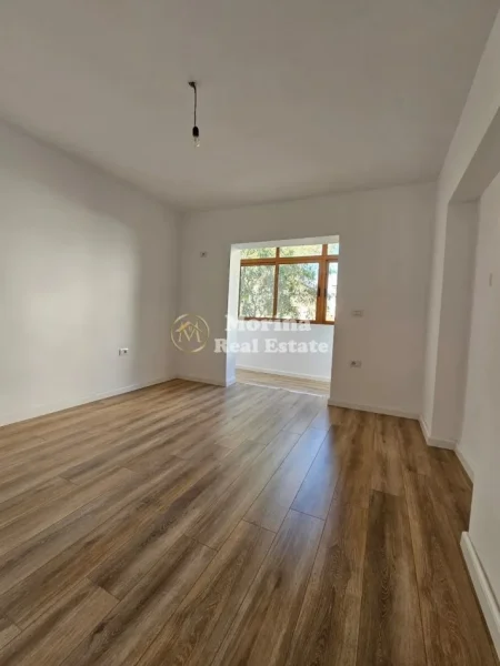Tirane, shitet apartament 1+1 Kati 5, 44 m² 98.000 € (Rruga e Durresit)