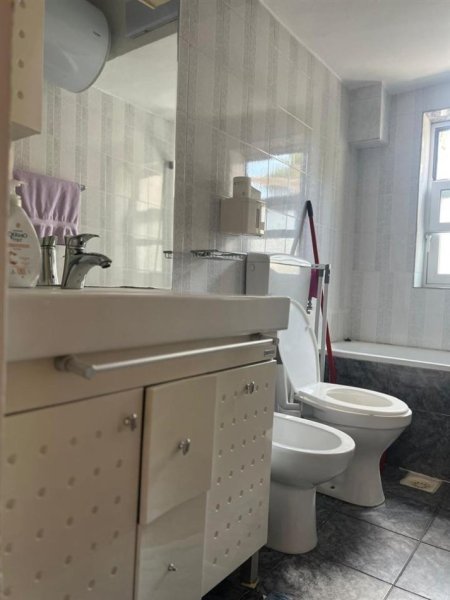 Tirane, jepet me qera apartament 2+1 Kati 3, 85 m² 700 € (MYSLYM SHYRI)