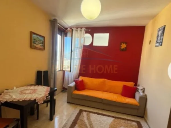 Tirane, jepet me qera apartament 1+1 Kati 12, 65 m² 600 € (Rruga Kavajes)