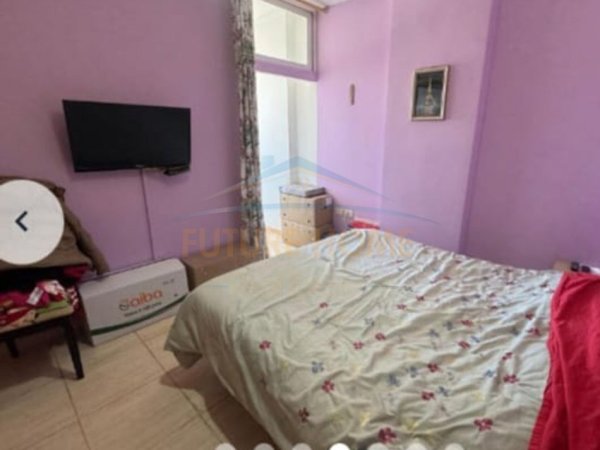 Tirane, jepet me qera apartament 1+1 Kati 12, 65 m² 600 € (Rruga Kavajes)
