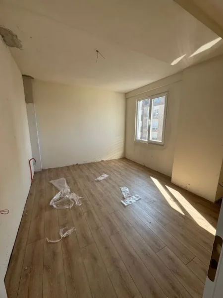 Tirane, shitet apartament 1+1+Ballkon Kati 6, 63 m² 58.000 € (Kamez Bushgjoka-1+1 Per Shitje Investime Extra Perballe Oslos)
