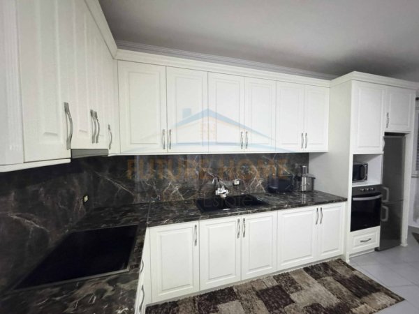 Tirane, jepet me qera apartament 2+1 Kati 3, 78 m² 450 € (Selite)