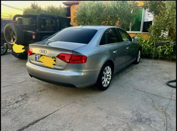 Kavaje, shes makine Audi Benzin, gri e erret automatik Klima 192.000 km 6.200 €