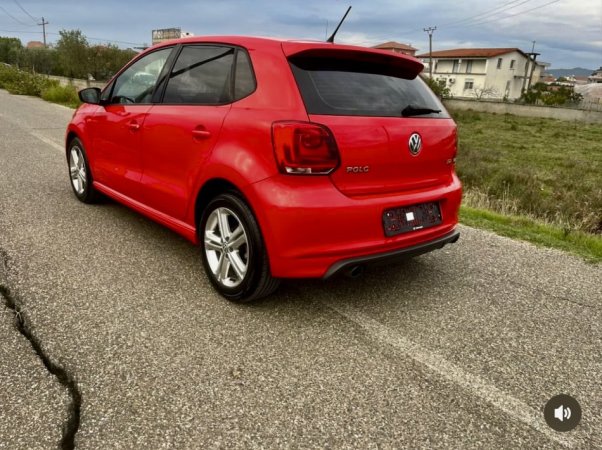 Kavaje, shes makine Vw polo Nafte, e kuqe automatik Kondicioner 175.000 km 6.500 €