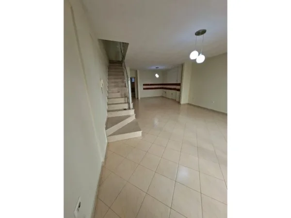 Tirane, shitet apartament duplex Dublex Kati 1, 159 m² 280.000 € (Rezidenca Kodra e Diellit 1, Tiranë.)