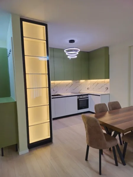 Tirane, jepet me qera apartament 2+1+Ballkon Kati 4, 120 m² 1.300 € (Liqeni i Thatë)