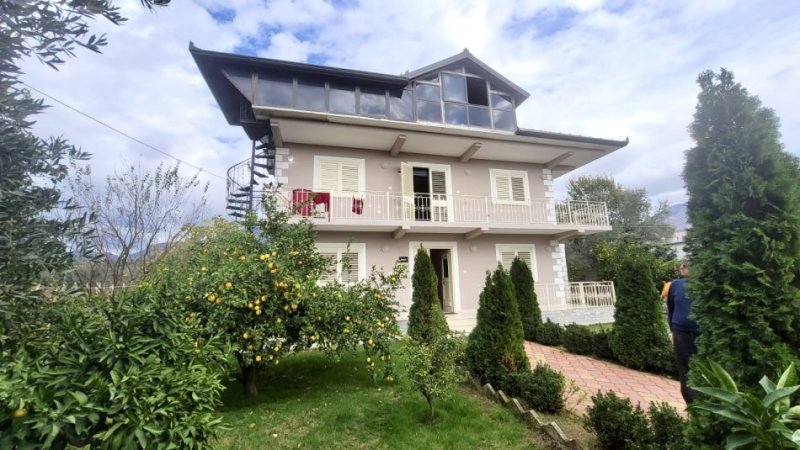 Tirane, shitet Vile 3 Katshe , 550.000 € 