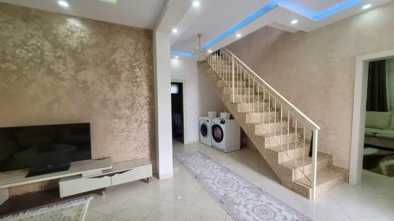 Tirane, shitet Vile 3 Katshe , 550.000 € 