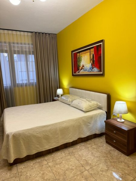 Tirane, jepet me qera apartament 1+1+Ballkon Kati 7, 70 m² 500 € (Rruga Ferit Xhajko)