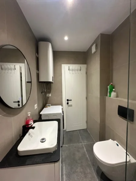 Tirane, jepet me qera apartament 2+1+Ballkon Kati 4, 85 m² 800 € (Bulevardi Zogu I)