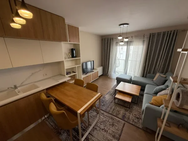 Tirane, shitet apartament 2+1+Aneks+Ballkon Kati 4, 80 m² 210.000 € (ish parku i autobusave)