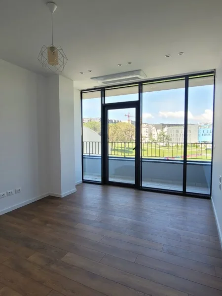 Tirane, jepet me qera zyre Kati 2, 131 m² 1.400 € (Rruga Kosovareve)