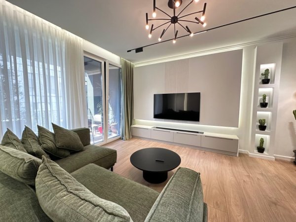 Tirane, jepet me qera apartament 3+1+Ballkon Kati 2, 140 m² 2.000 € (Liqeni i Thate)